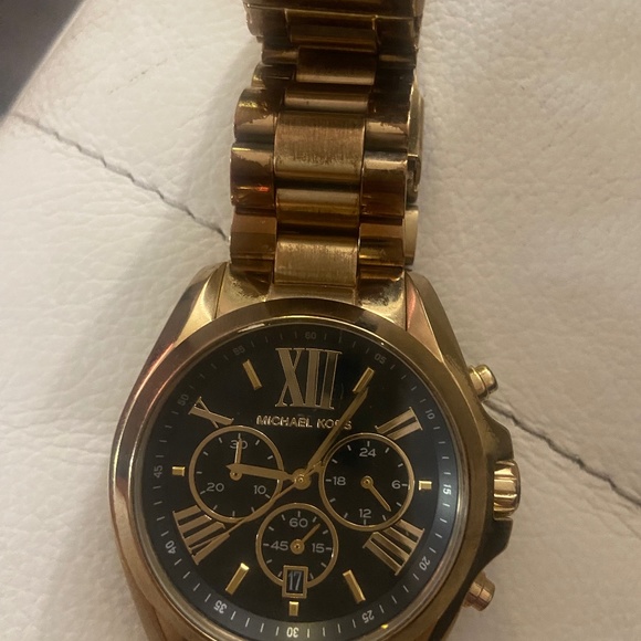 Michael Kors watch brand new battery 🔋 - Picture 1 of 4